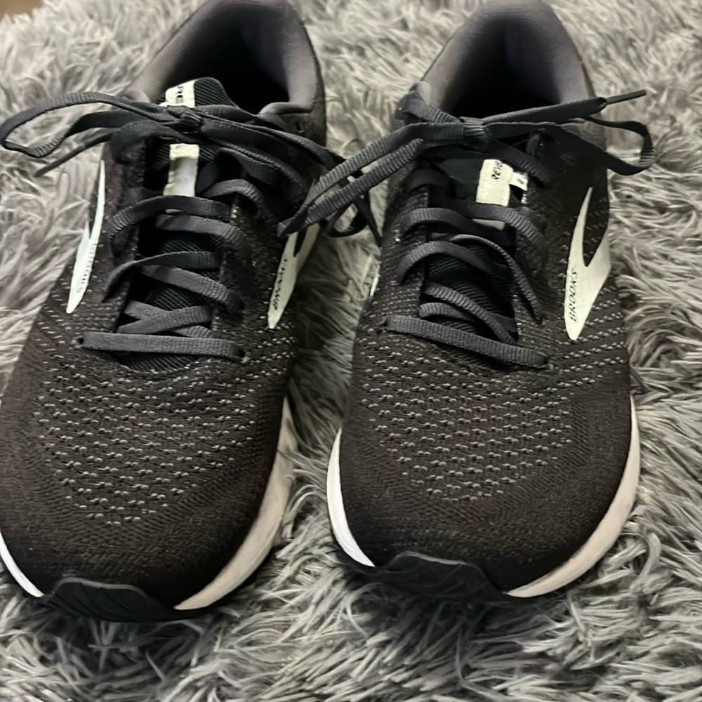 Running shoes